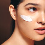Na čo sa peeling na tvár používa? Všetky výhody tejto výnimočnej kozmetiky