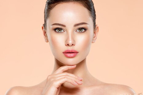 Fúzia starostlivosti o pleť a make-upu